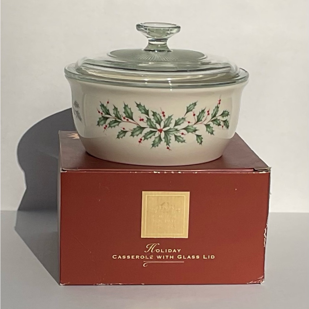 Lenox Holiday Casserole with Lid